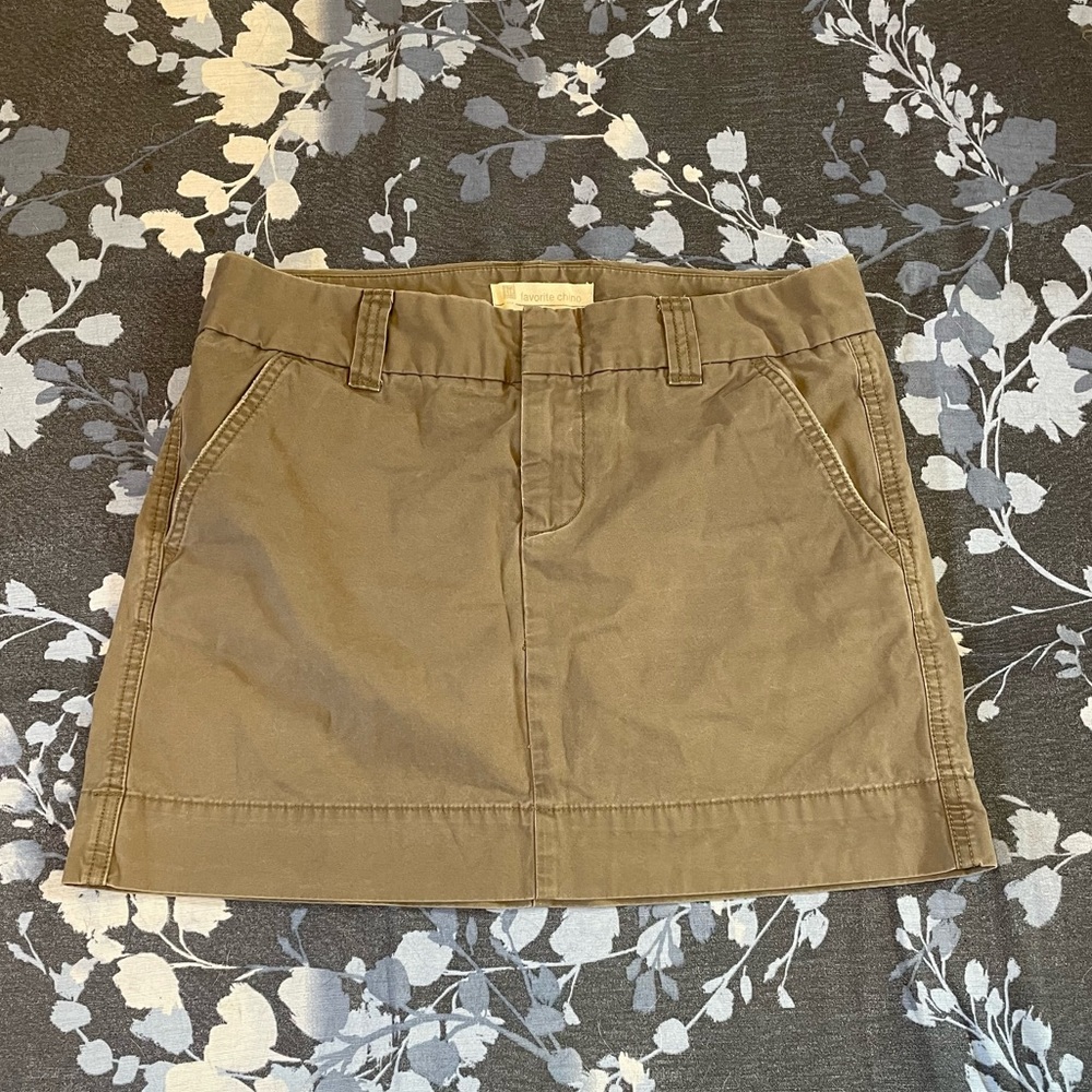 Gap favorite chino mini skirt